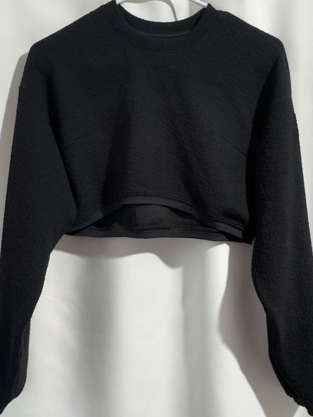 Alo Yoga Cropped Tailored Sweatshirt Crewneck Pullover Black Athleisure Small